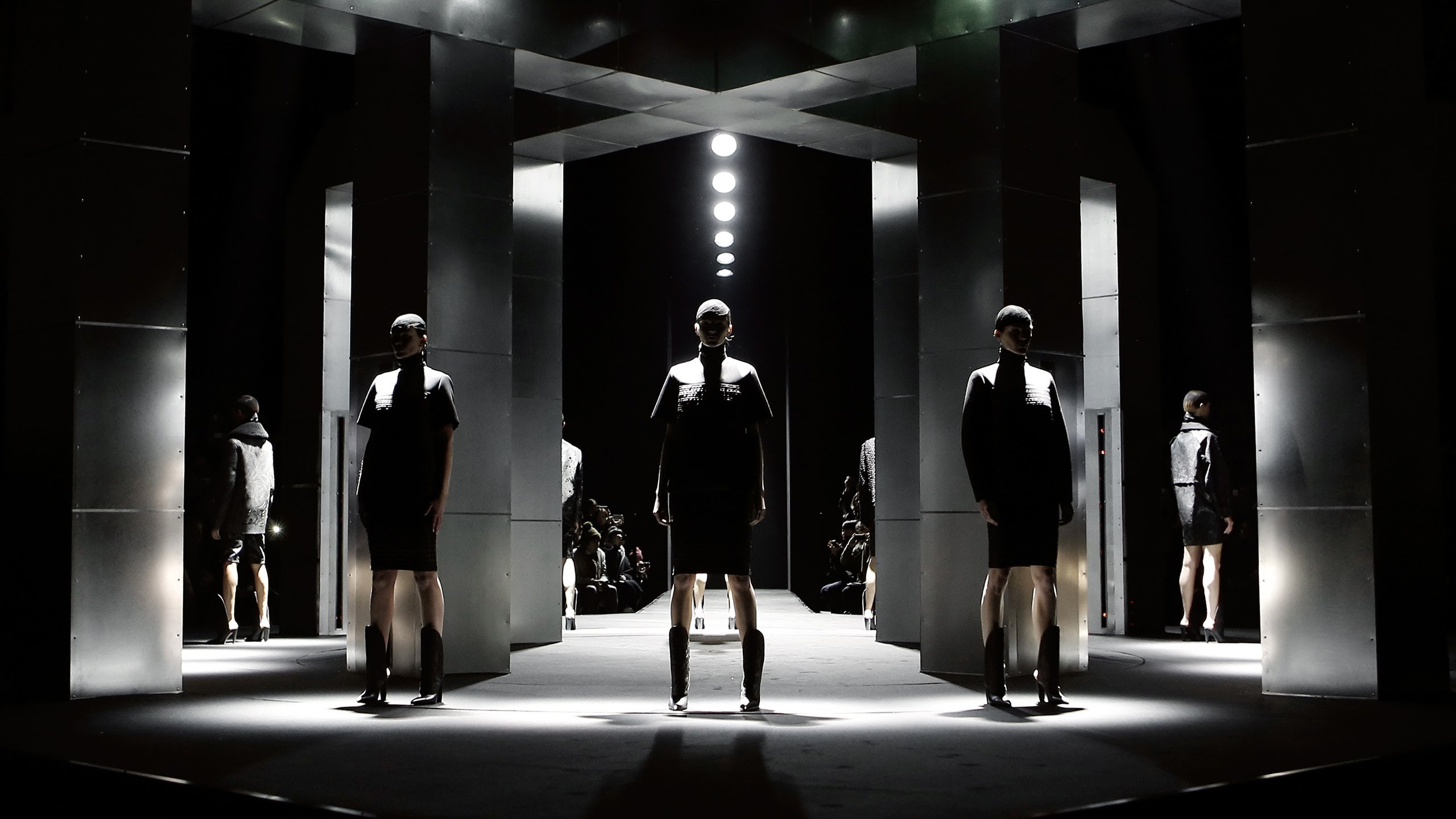 WHAT IS A FASHION SHOW 